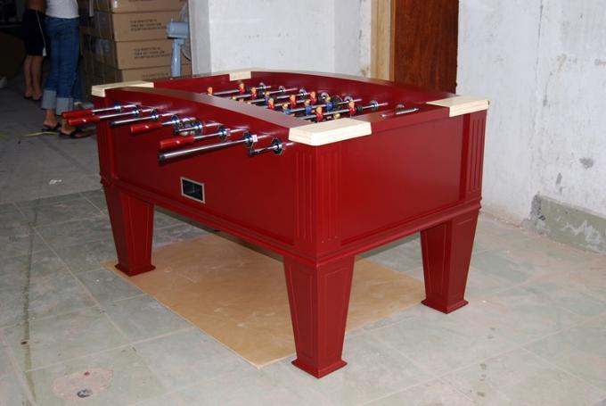 Red Wood Painted Heavy Duty Football Table 5FT For Outdoor Entertainment