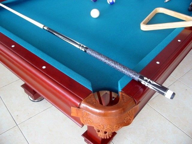 8 Feet Deluxe Pool Table Wool Blend Cloth Billiard Table Leather Pockets